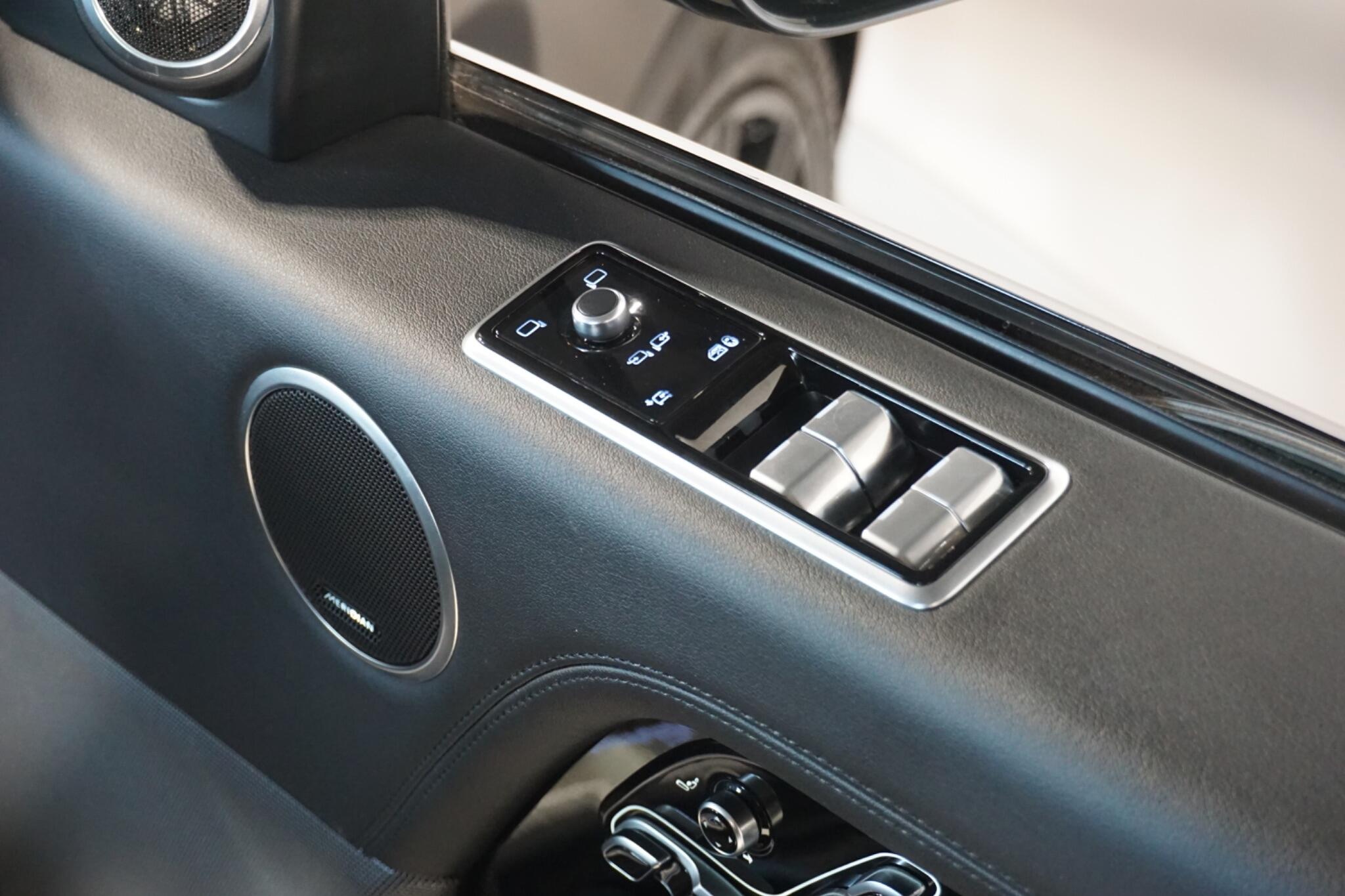 Land Rover Range Rover 2.0 P400e 13.1kWh Westminster Black SUV 5dr Petrol Plug-in Hybrid Auto 4WD Euro 6 (s/s) (404 ps)